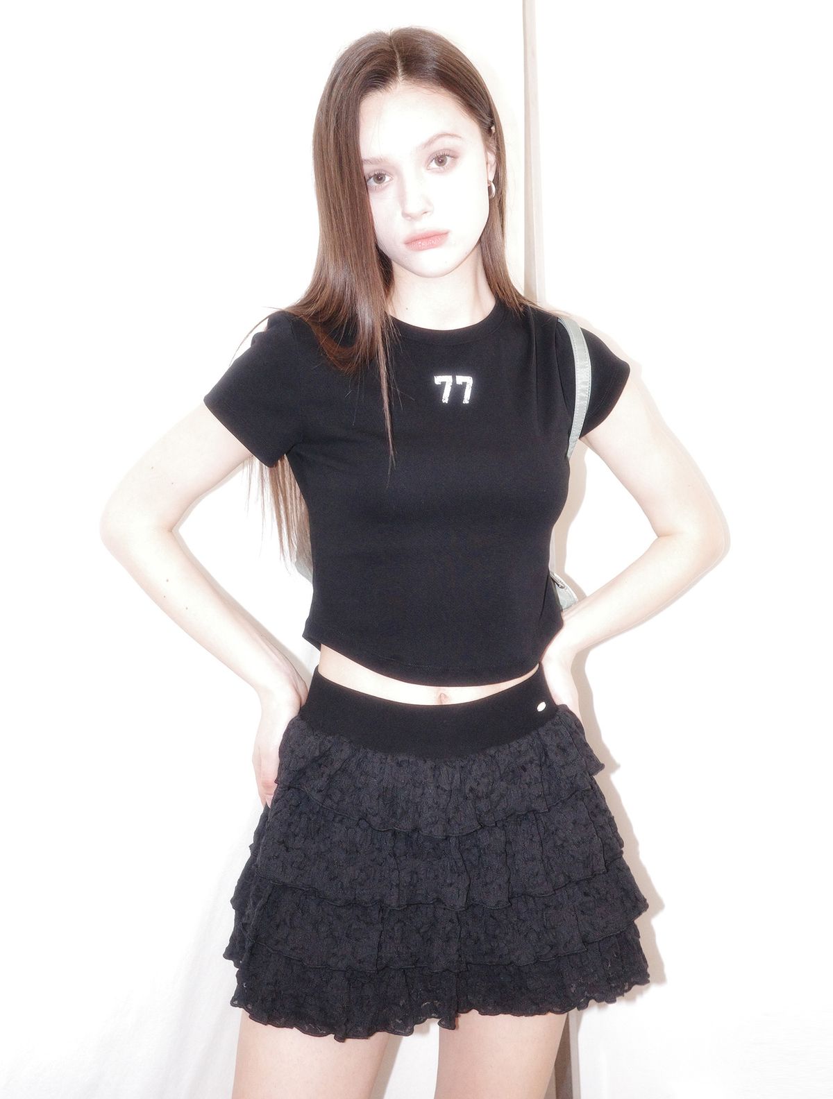 제너럴아이디어(GENERALIDEA) N.77 크롭 반팔티 [BLACK] / WBE2L01535