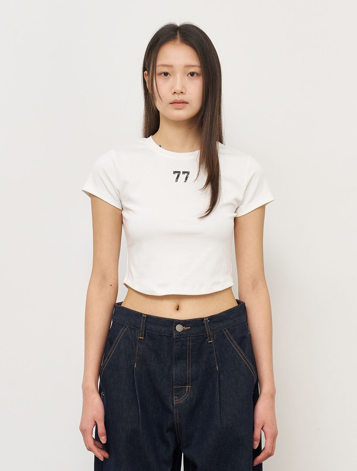 제너럴아이디어(GENERALIDEA) N.77 크롭 반팔티 [WHITE] / WBE2L01535