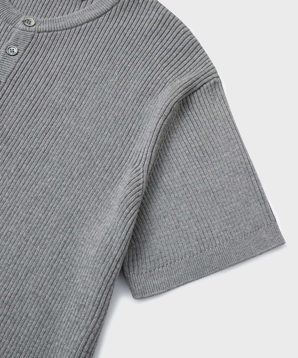 브랜디드(BRANDED) HARD TWIST RIBBED HENLEY NECK HALF KNIT [MELANGE GRAY]