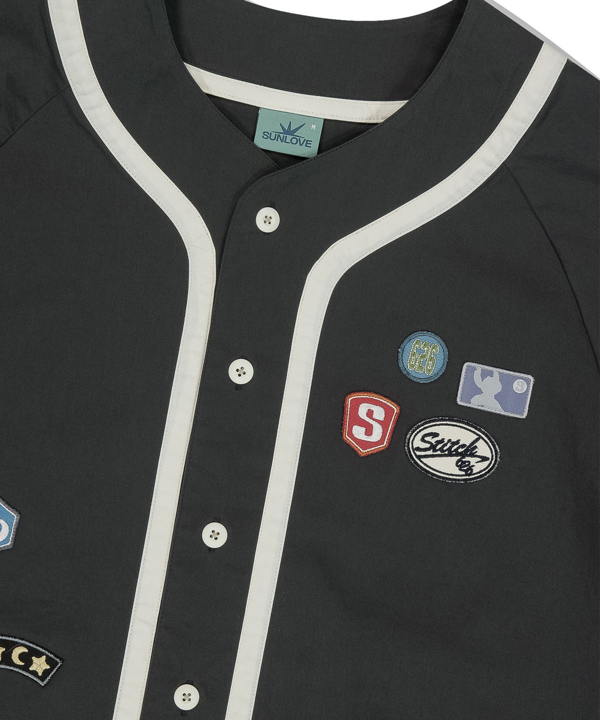 썬러브투어(SUNLOVETOUR) [STITCH] Wappen Baseball Shirt Charcoal
