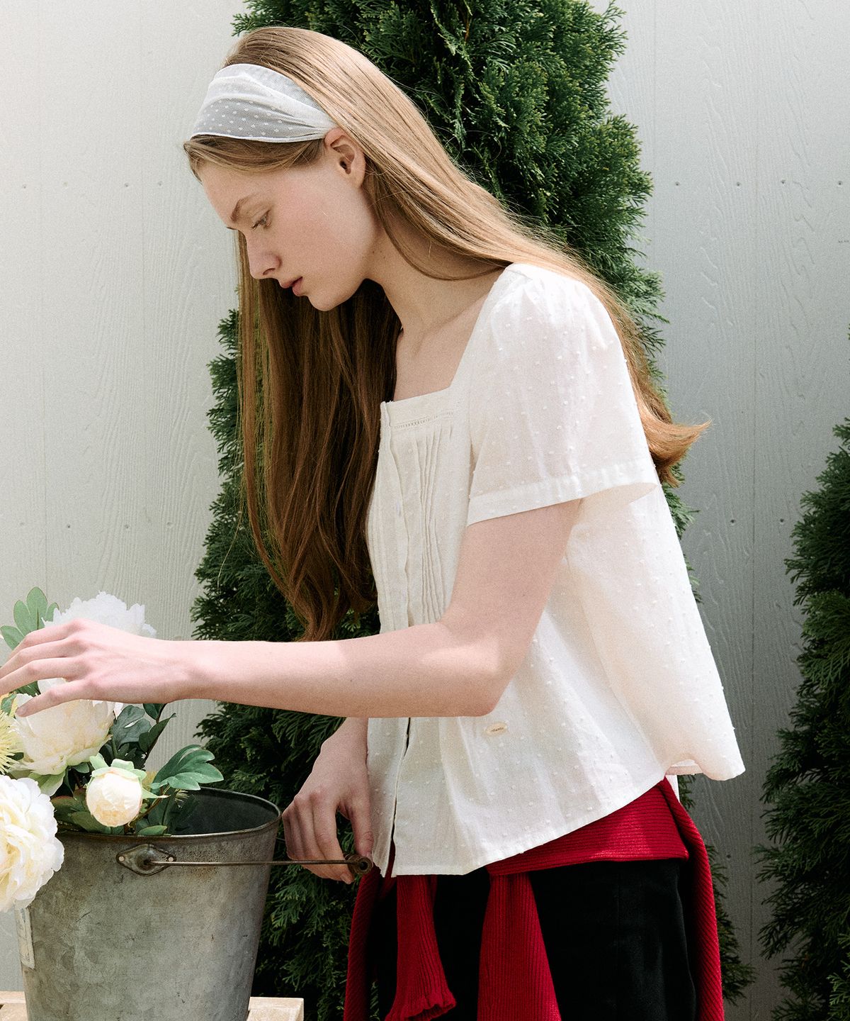 로라로라(ROLAROLA) SQUARE NECK LACE BLOUSE IVORY