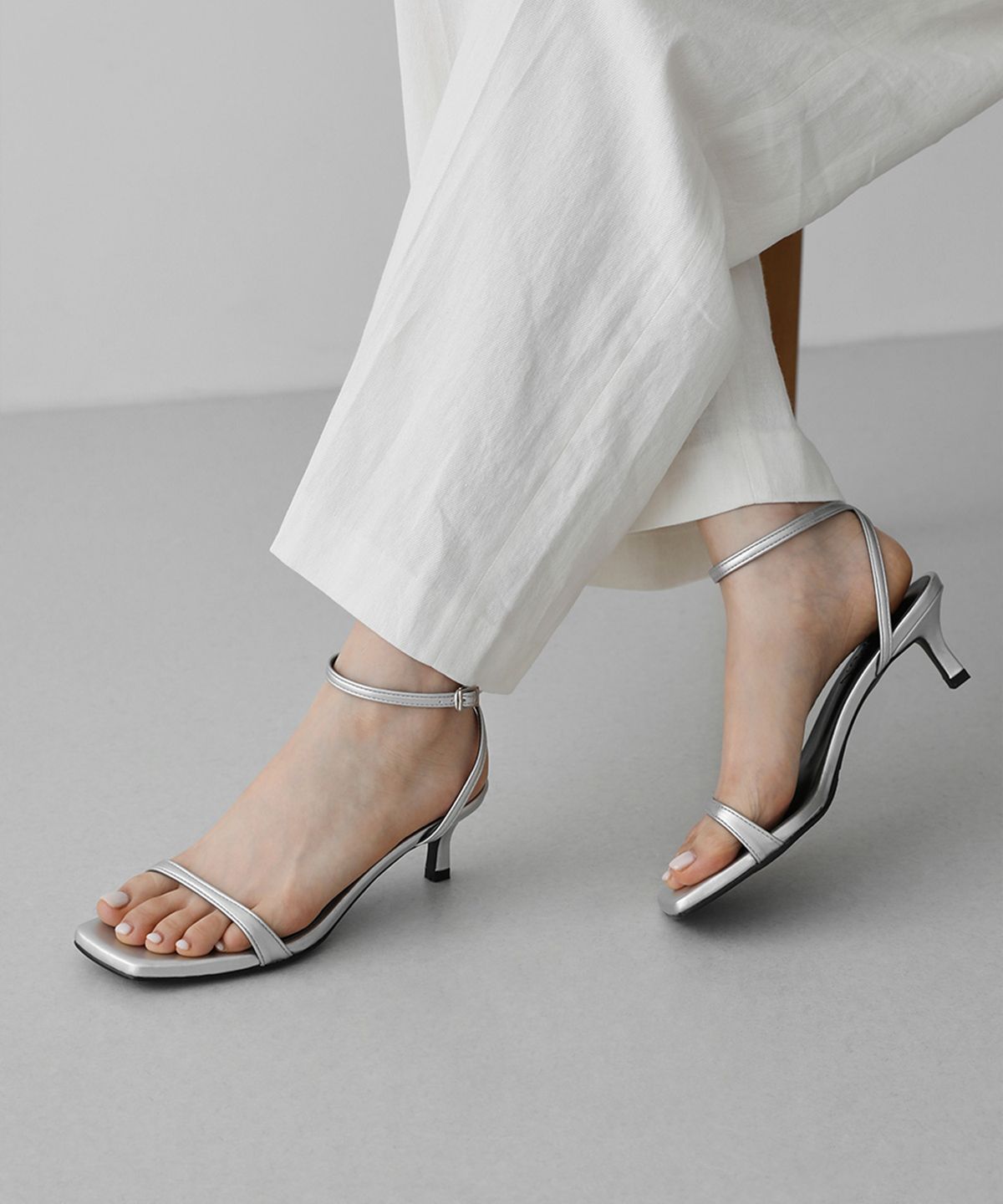 사뿐(SAPPUN) 데미아 스퀘어 스트랩 샌들힐 (5/7cm)
