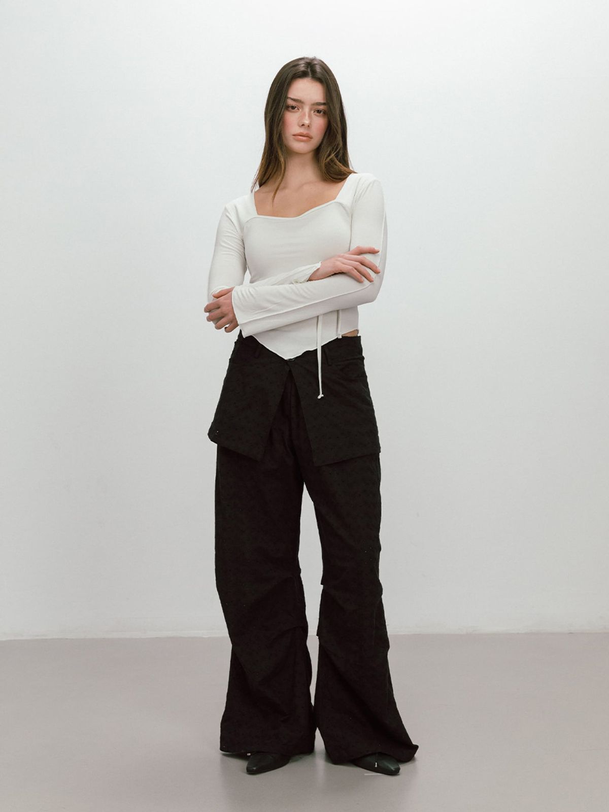 모이페어(MOIFAIRE) FLOWER LACE LAYERED PANTS / BLACK