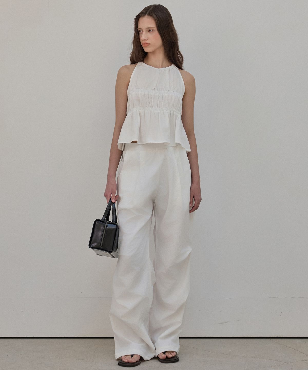 엘리오티(ELLIOTI) Ripple Halter Blouse_2Color