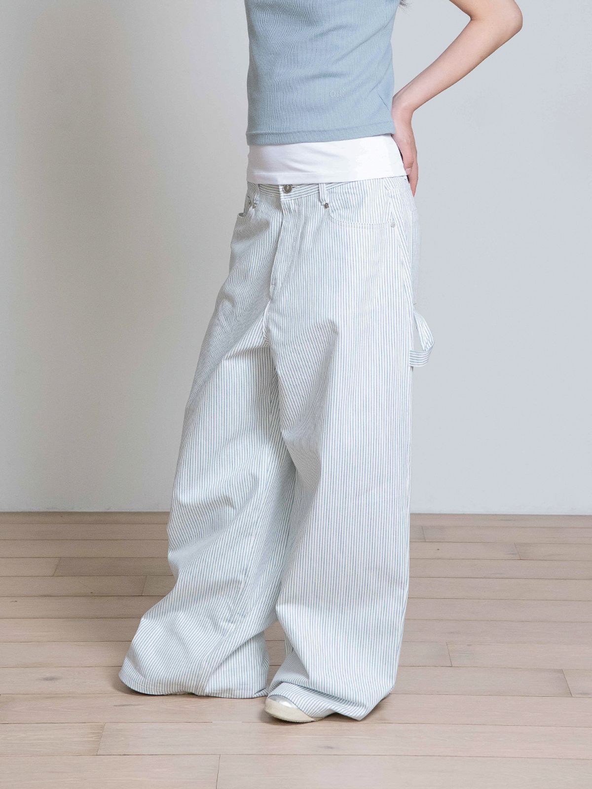 오피쉬(OAFISH) OAF LOGO STRIPE WORK PANTS, WHITE/BLUE