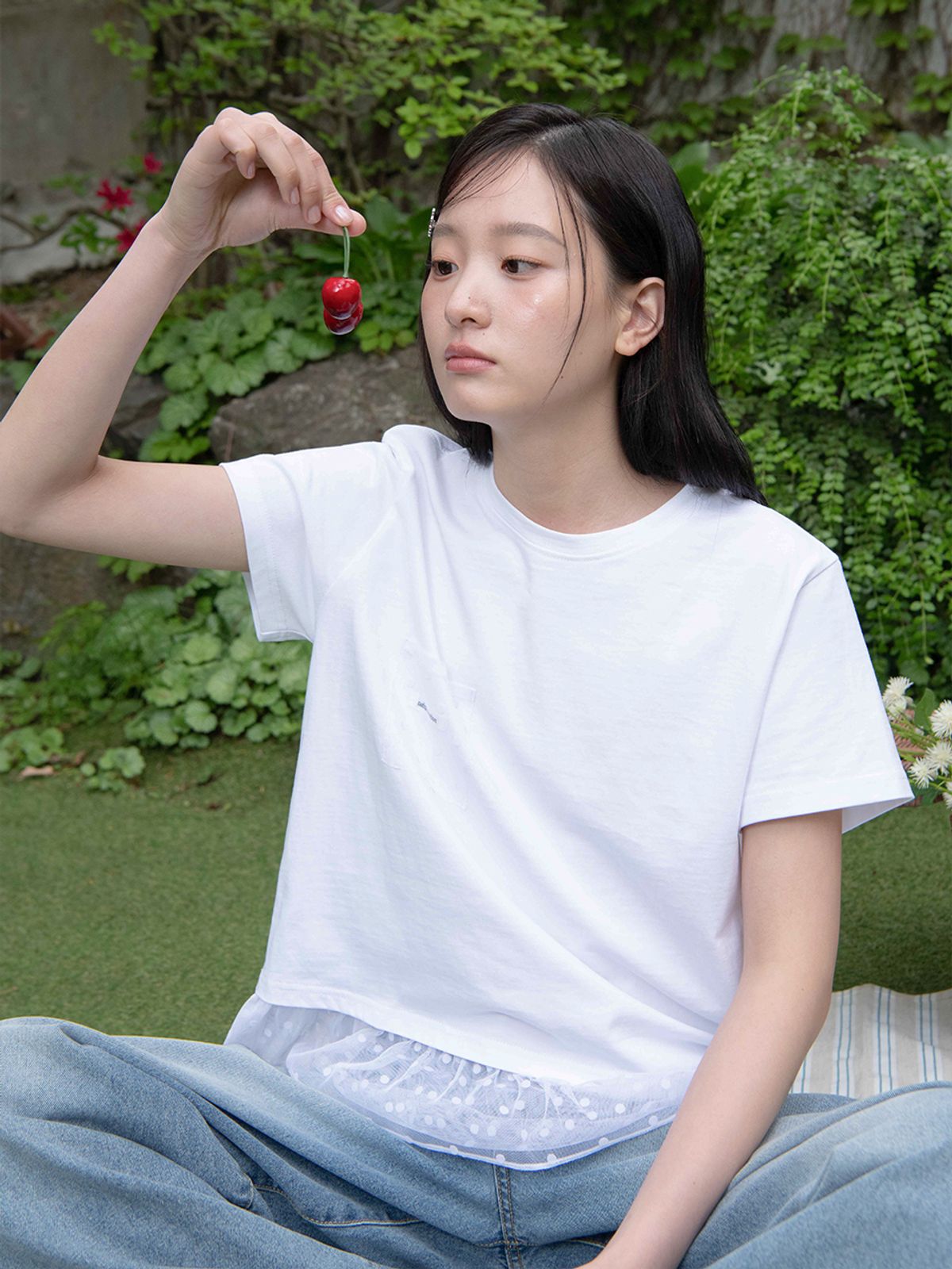 오피쉬(OAFISH) DOT RUFFLE POCKET T-SHIRT, WHITE