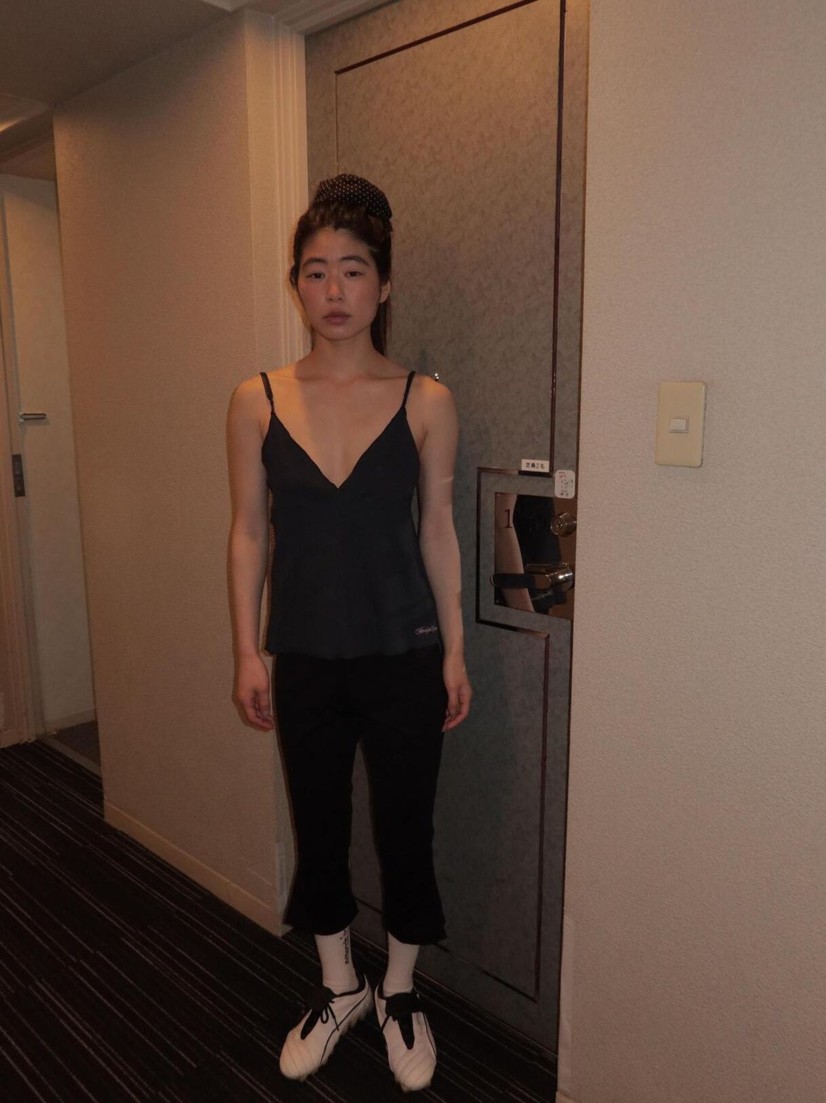 어텐즈(ATTENDS) Soft slip top (Navy)