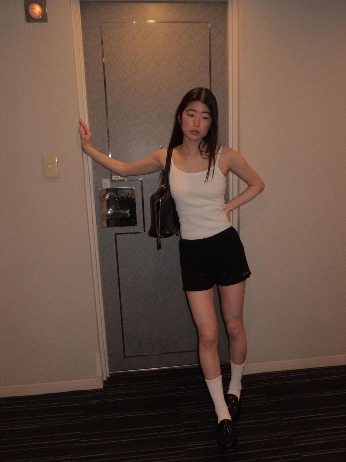 어텐즈(ATTENDS) Waffle sleeveless shirt (White)