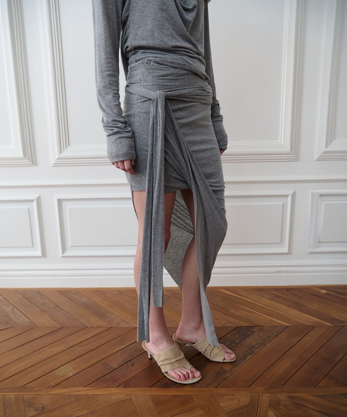 더포르타(THEPORTA) ASYMMETRICAL DRAPED LONG SKIRT, GRAY