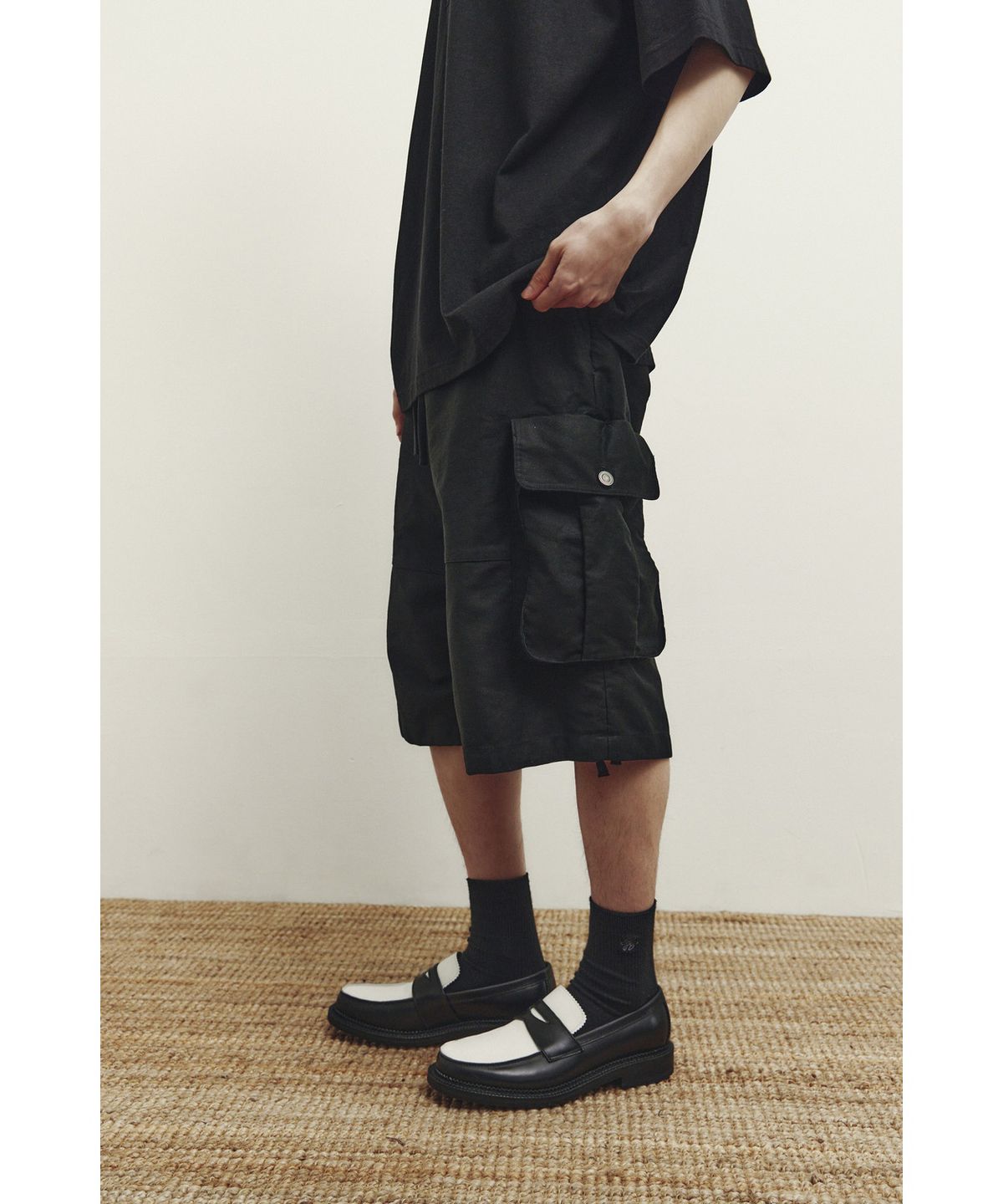 유스(YOUTH) Moleskin Cargo Half Pants - Black