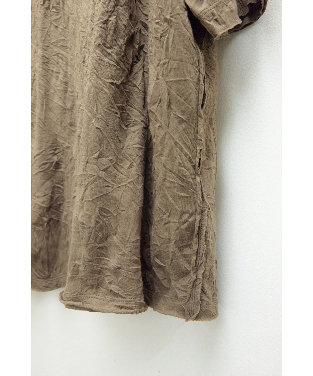 유스(YOUTH) Creased Mock-neck H/S T-shirt - Brown