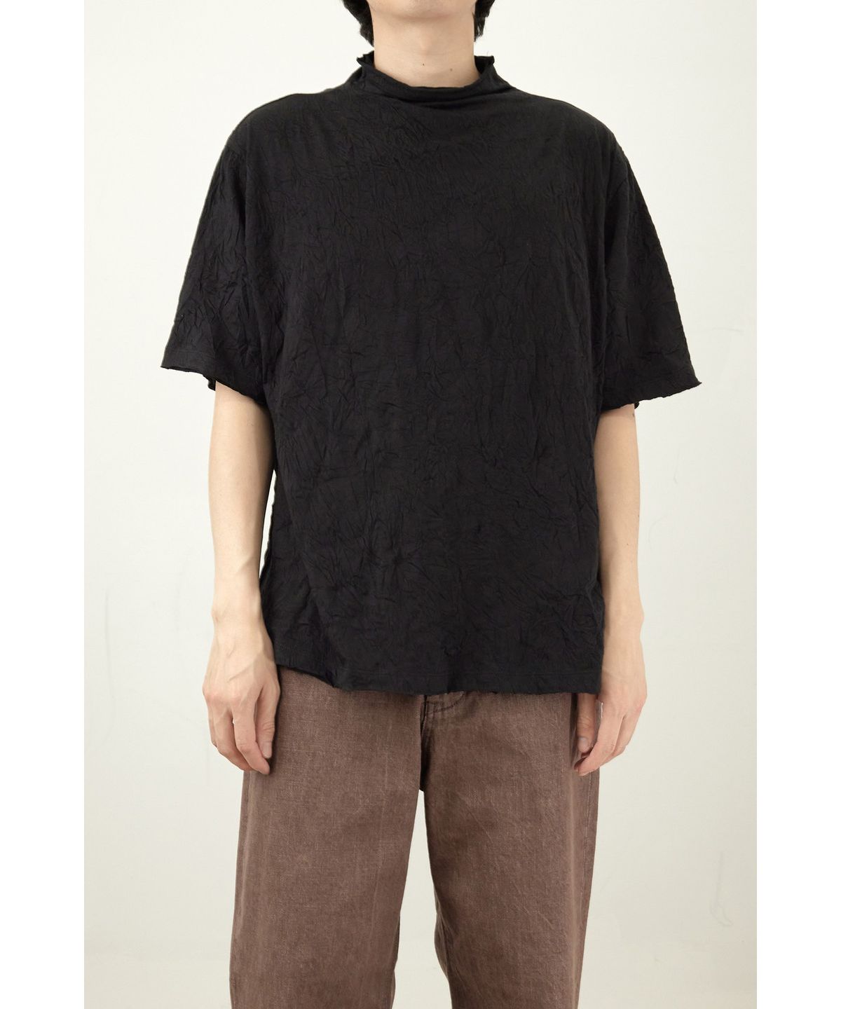 유스(YOUTH) Creased Mock-neck H/S T-shirt - Black