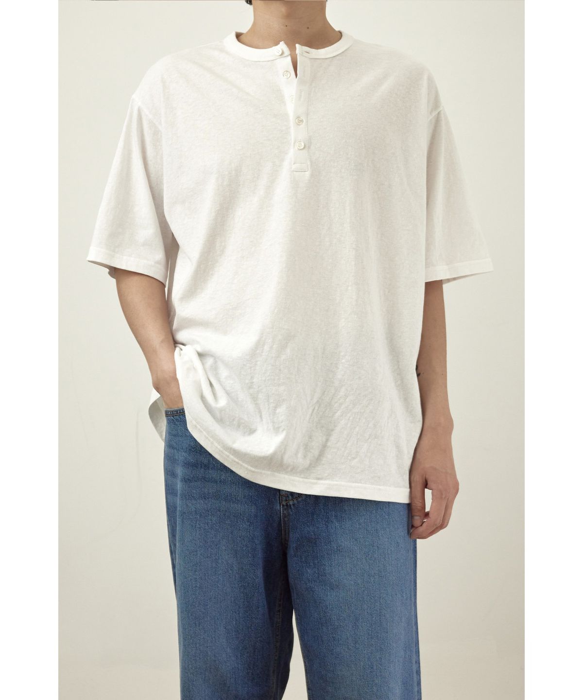 유스(YOUTH) Henley Neck H/S T-shirt - White