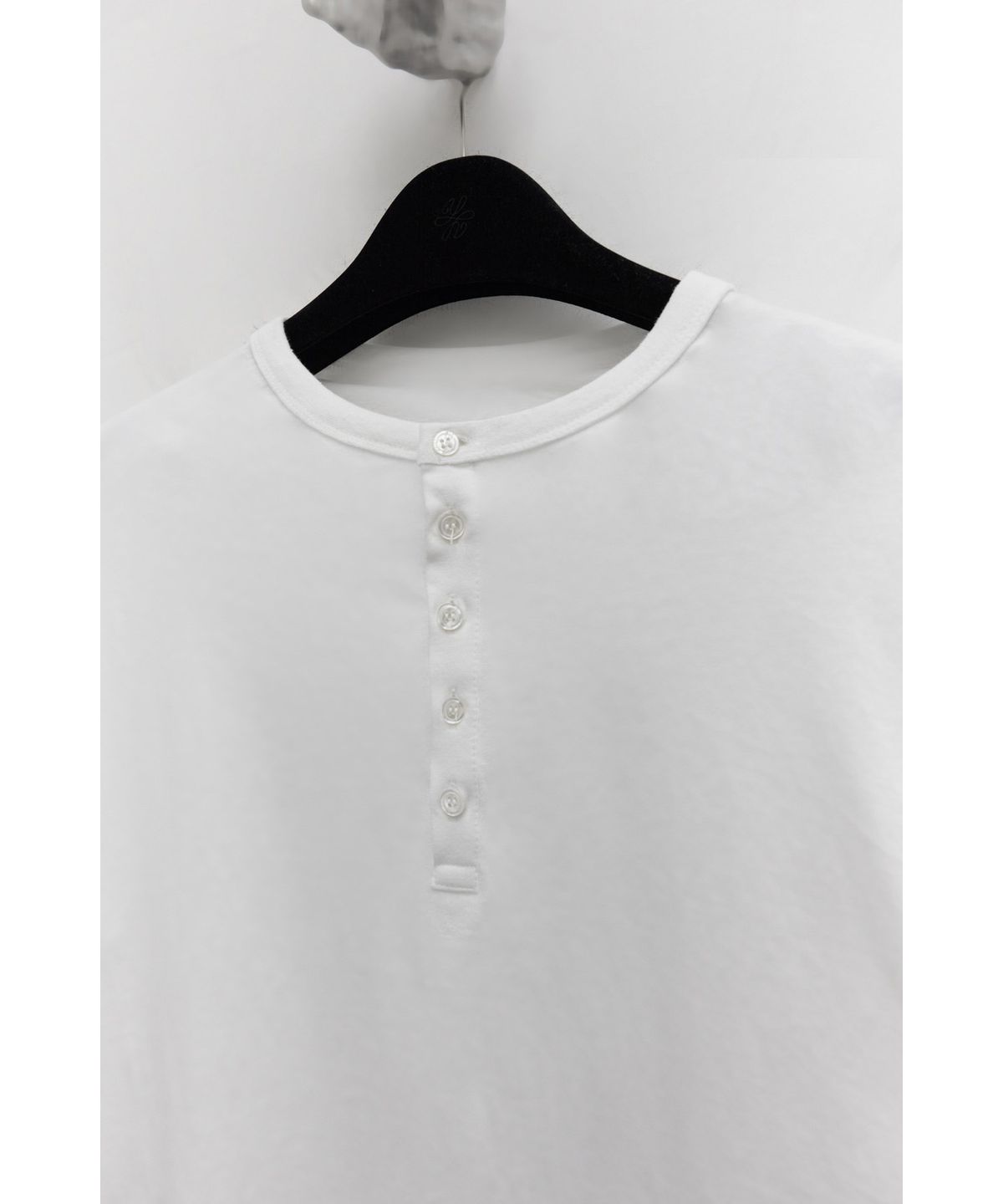 유스(YOUTH) Henley Neck H/S T-shirt - White
