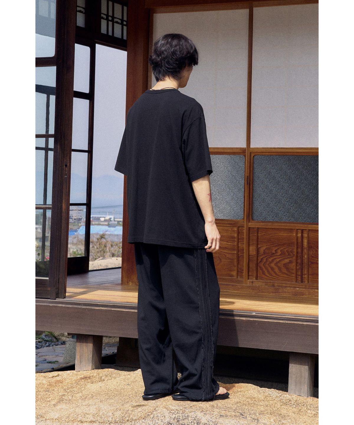 유스(YOUTH) Henley Neck H/S T-shirt - Black