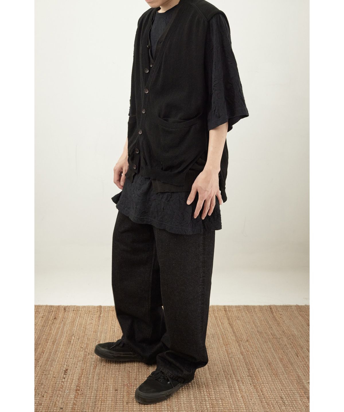 유스(YOUTH) Creased H/S T-shirt - Black
