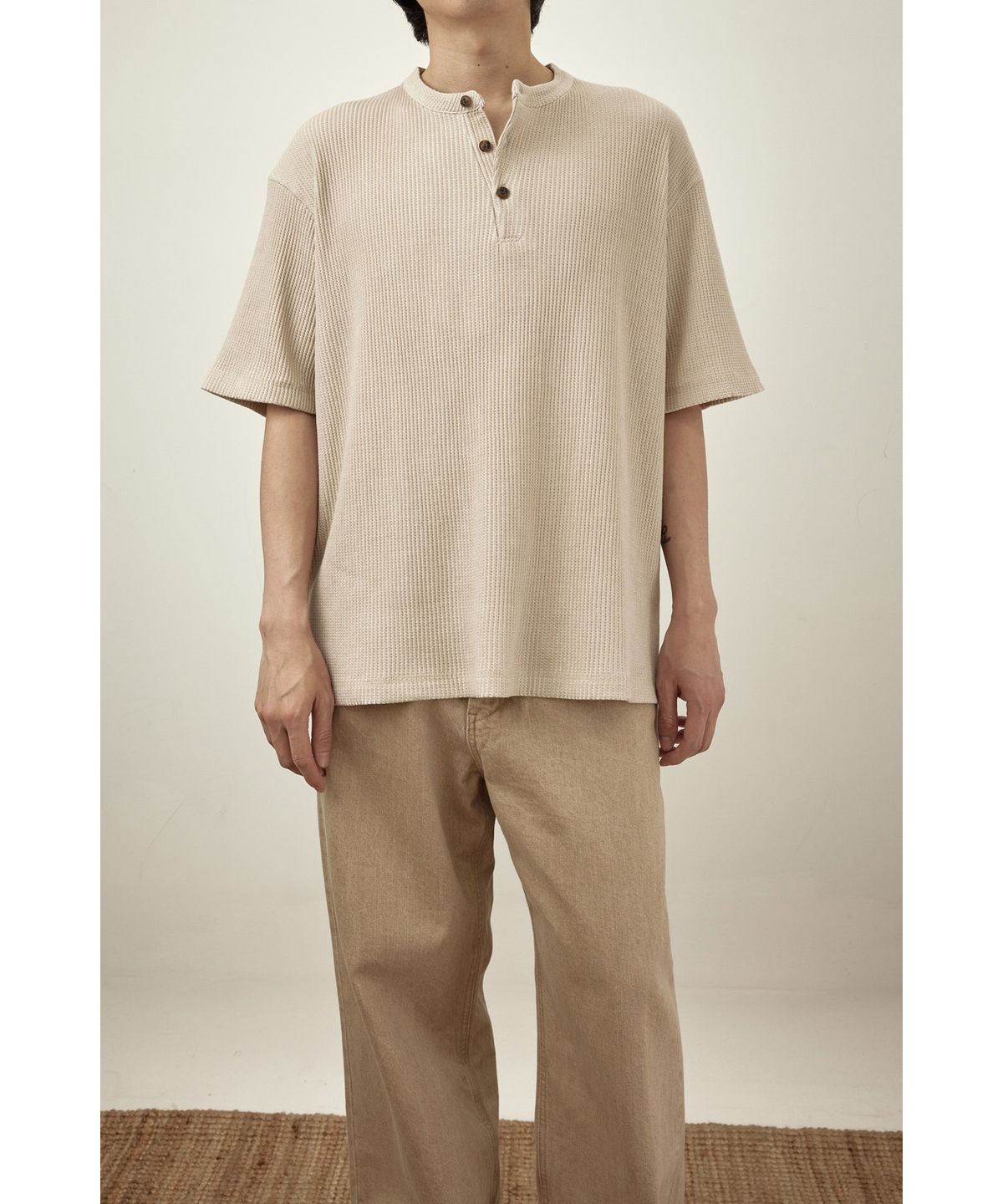 유스(YOUTH) Waffle Henley Neck H/S T-shirt - Light Beige
