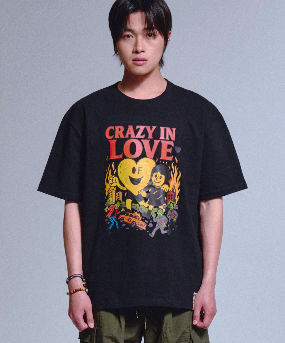 그레이버(GRAVER) [UNISEX]CRAZY IN LOVE 반팔티_블랙