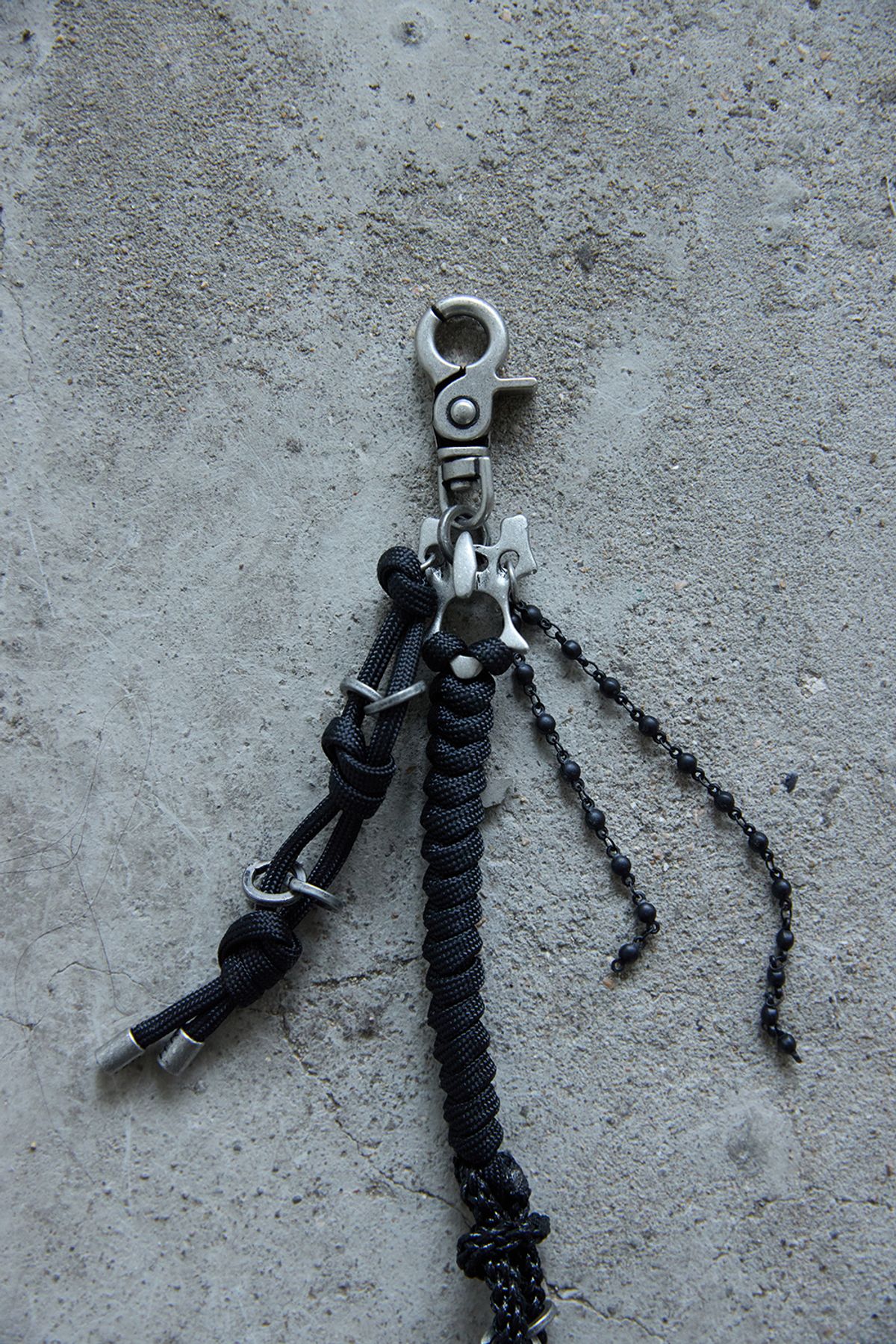 해칭룸(HATCHINGROOM) Bone & Paracord Keyring