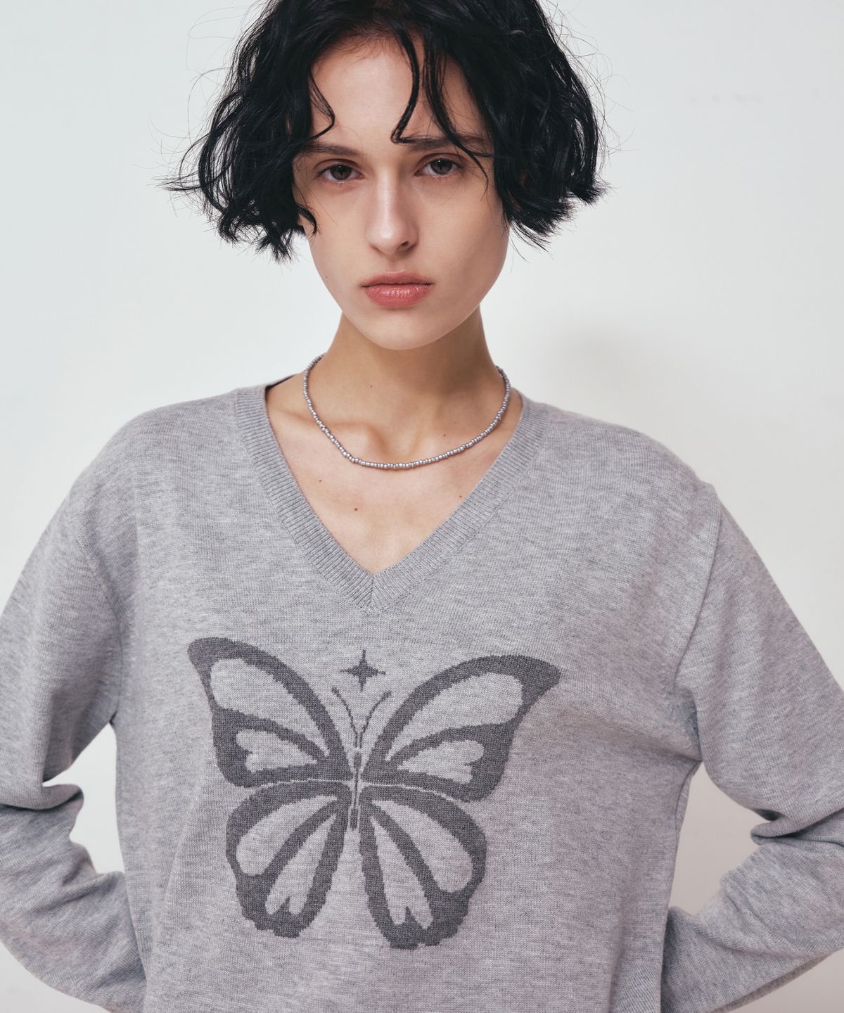 닉앤니콜(NICK&NICOLE) BUTTERFLY V NECK JACQUARD KNIT_GRAY