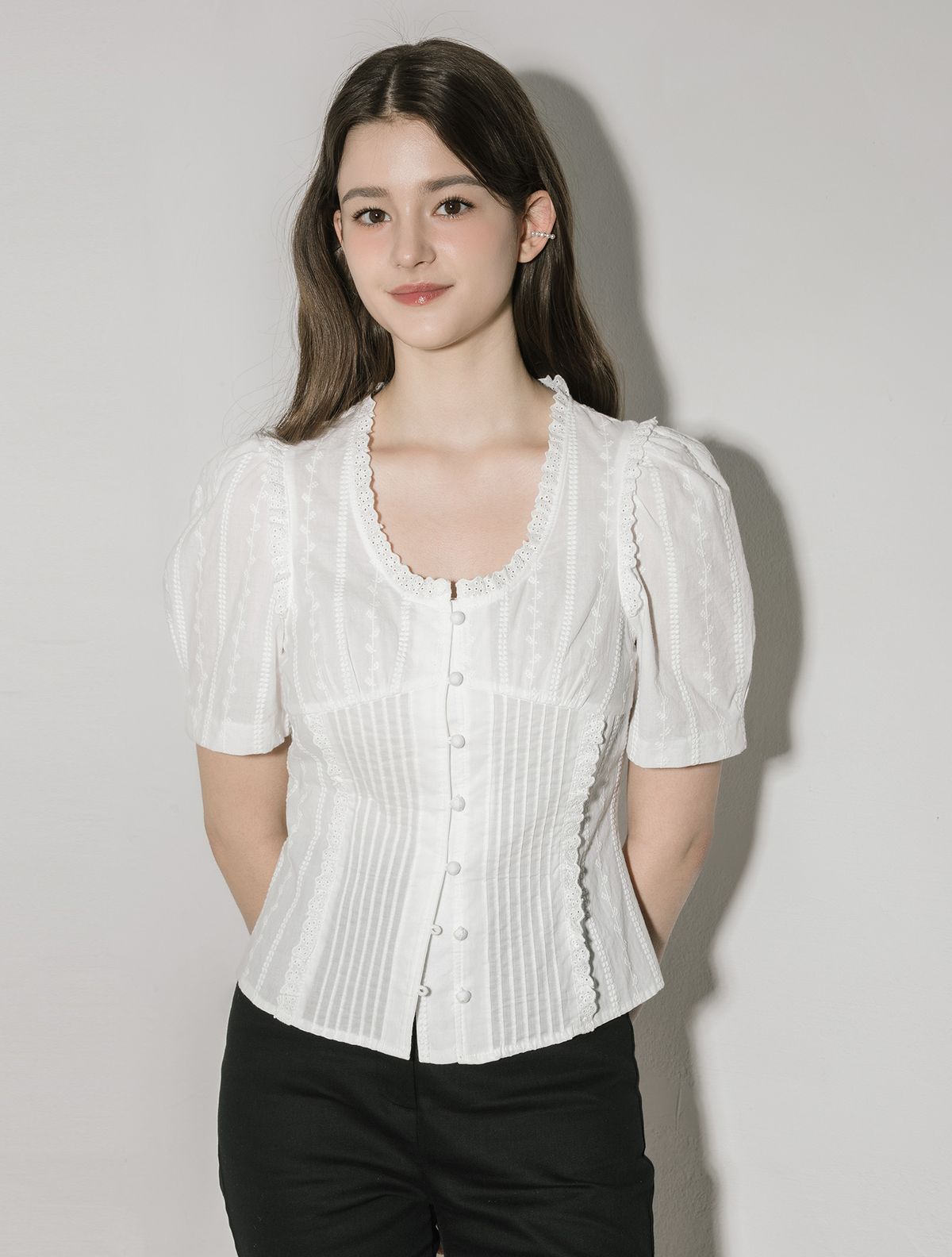 로트르드민(LAUTREDE MIN) Mue lace White Blouse