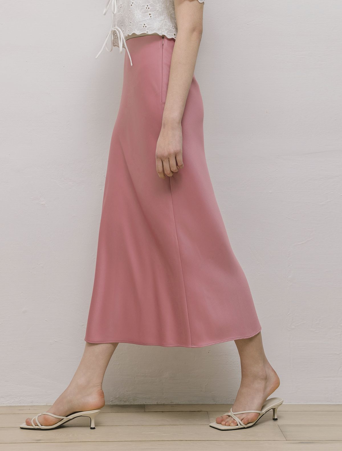 로트르드민(LAUTREDE MIN) Lautre Satin flare Pink skirt