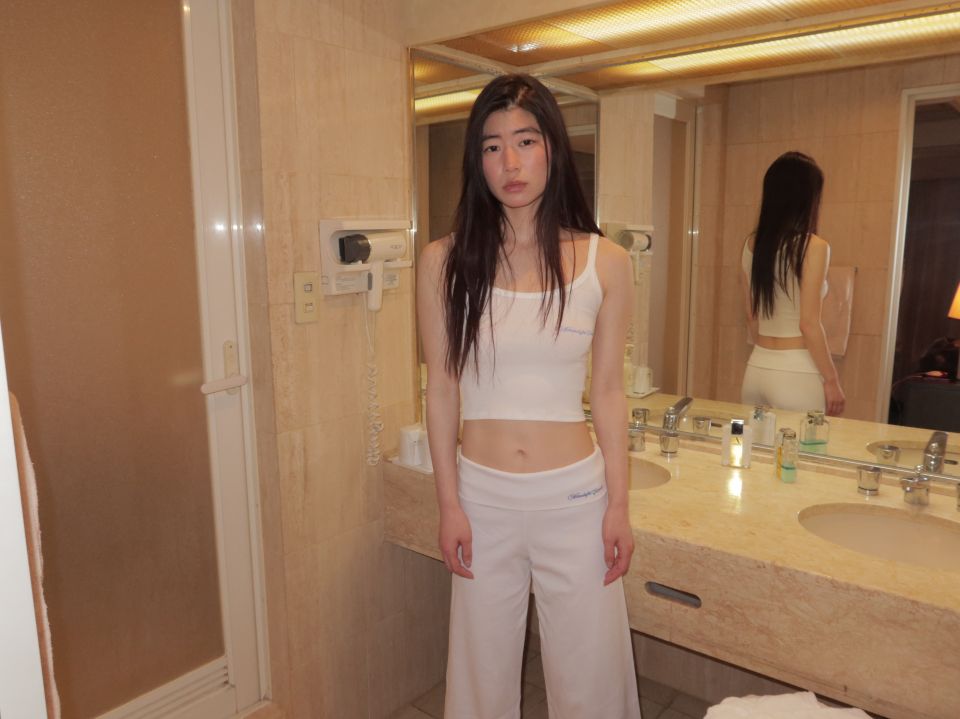 MUSINSA公式 | ATTENDS Attends for cuteness tank top (White)