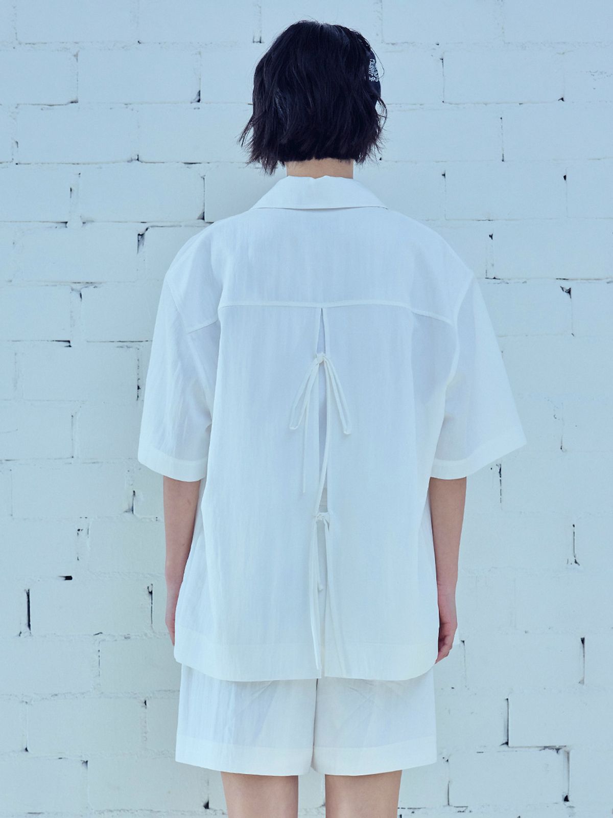 엘유브이엠(LUVM) OPEN BACK SHIRTS_WHITE