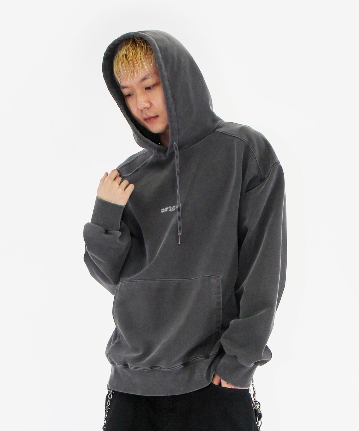 크리건(CRIGUN) 피그먼트 Small Logo 후드티 BLACK