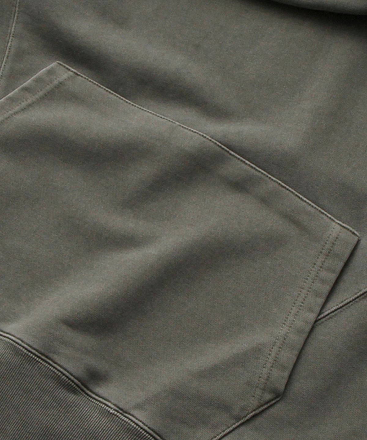 크리건(CRIGUN) 피그먼트 Small Logo 후드티 KHAKI