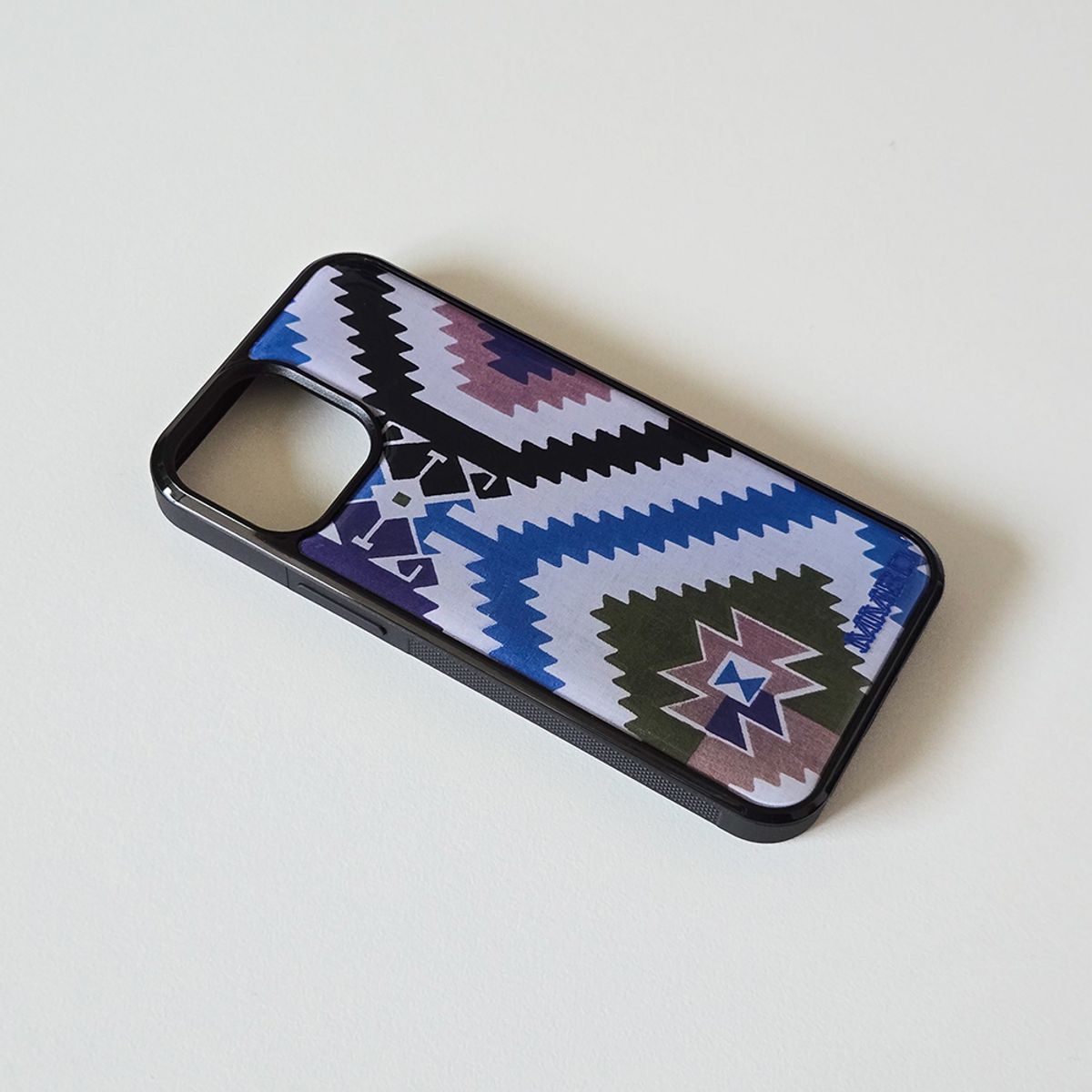 메모리즈바운더리(MEMORIESBOUNDARY) Vintage Navajo Weave Phone Case (Lavender)