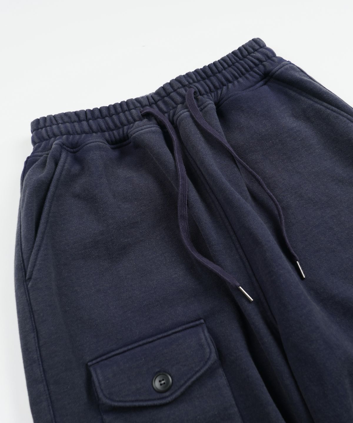 프리즘웍스(FRIZMWORKS) ARMY TWO TUCK SWEAT PANTS _ NAVY