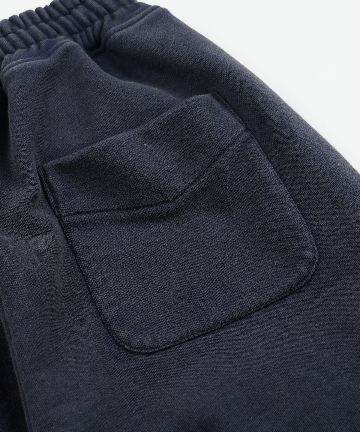 프리즘웍스(FRIZMWORKS) ARMY TWO TUCK SWEAT PANTS _ NAVY