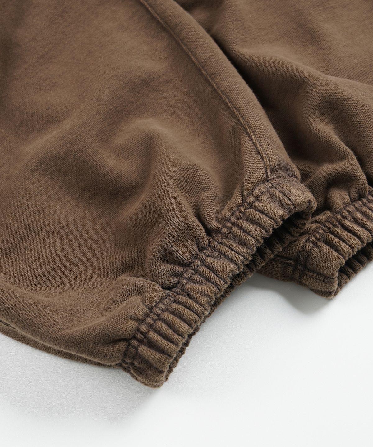프리즘웍스(FRIZMWORKS) ARMY TWO TUCK SWEAT PANTS _ BROWN