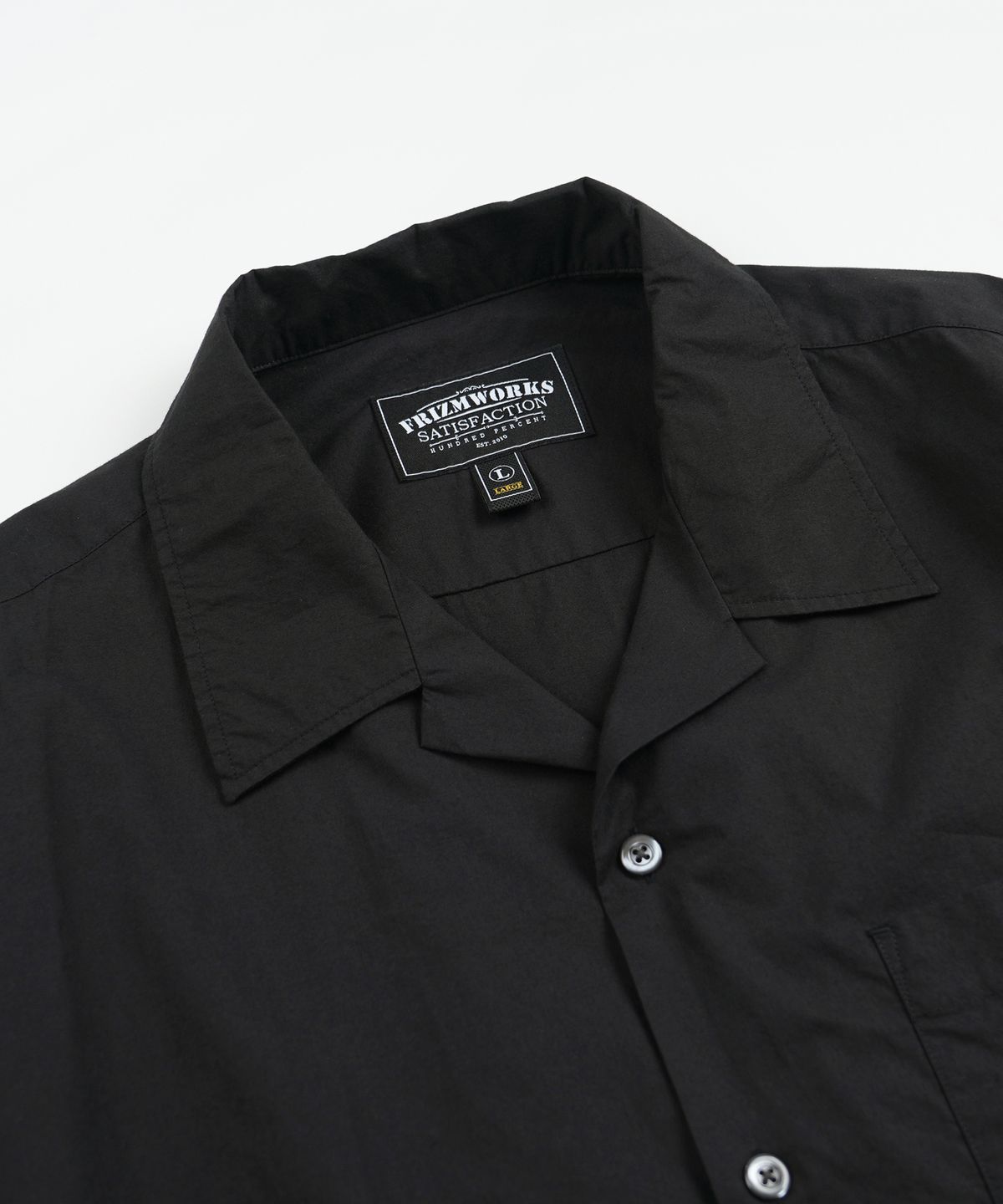 프리즘웍스(FRIZMWORKS) CORAL NEEDLEWORK HALF SHIRT _ BLACK