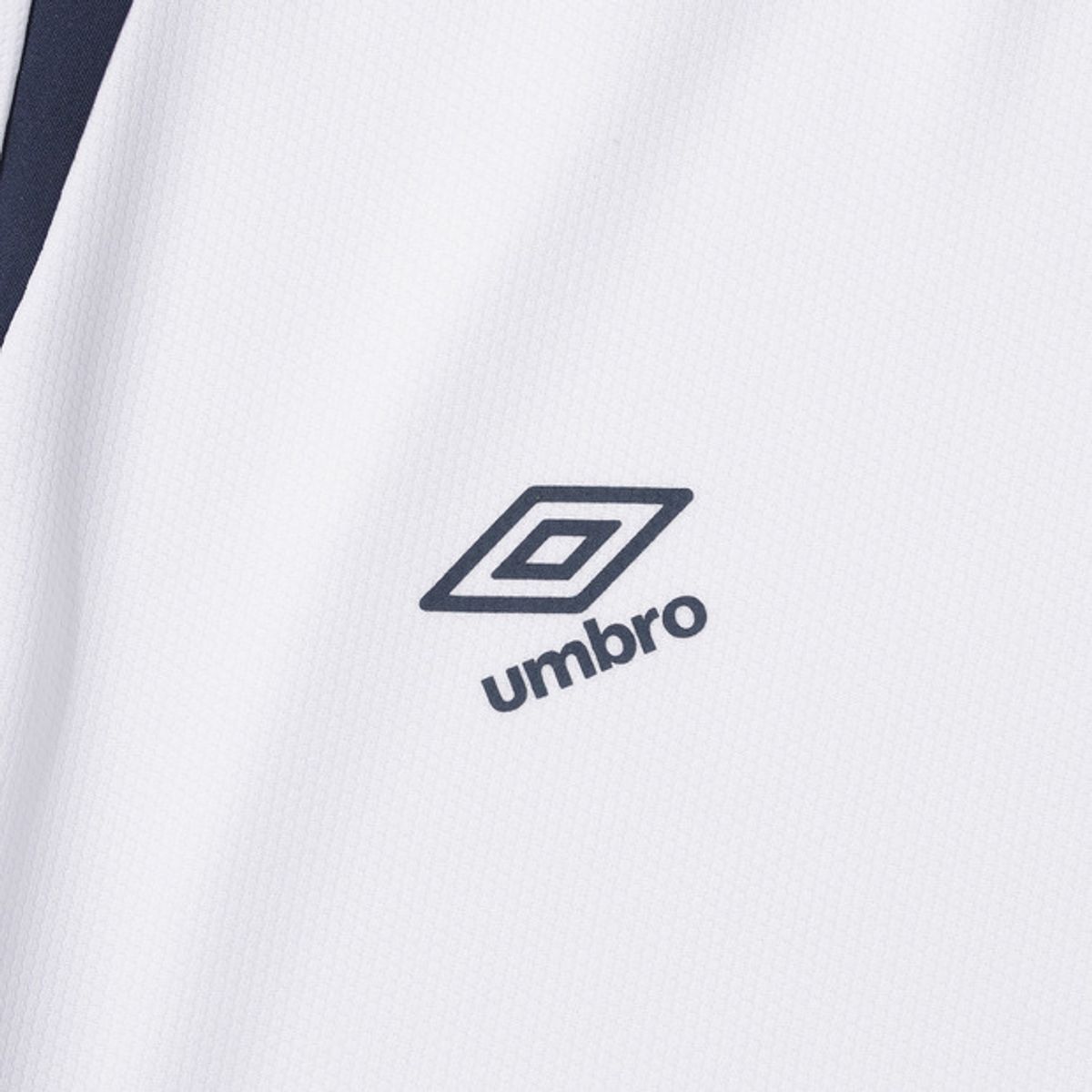 엄브로(UMBRO) PTR 필드트레이닝 메쉬 풋볼 반팔 티셔츠 화이트(UQ221SRS51)