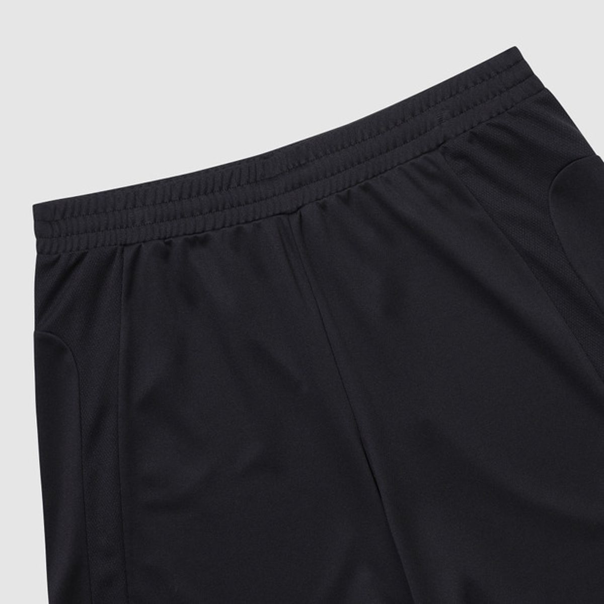 엄브로(UMBRO) PTR 필드트레이닝 메쉬 풋볼 4.5부 반바지 블랙(UQ221SHP52)
