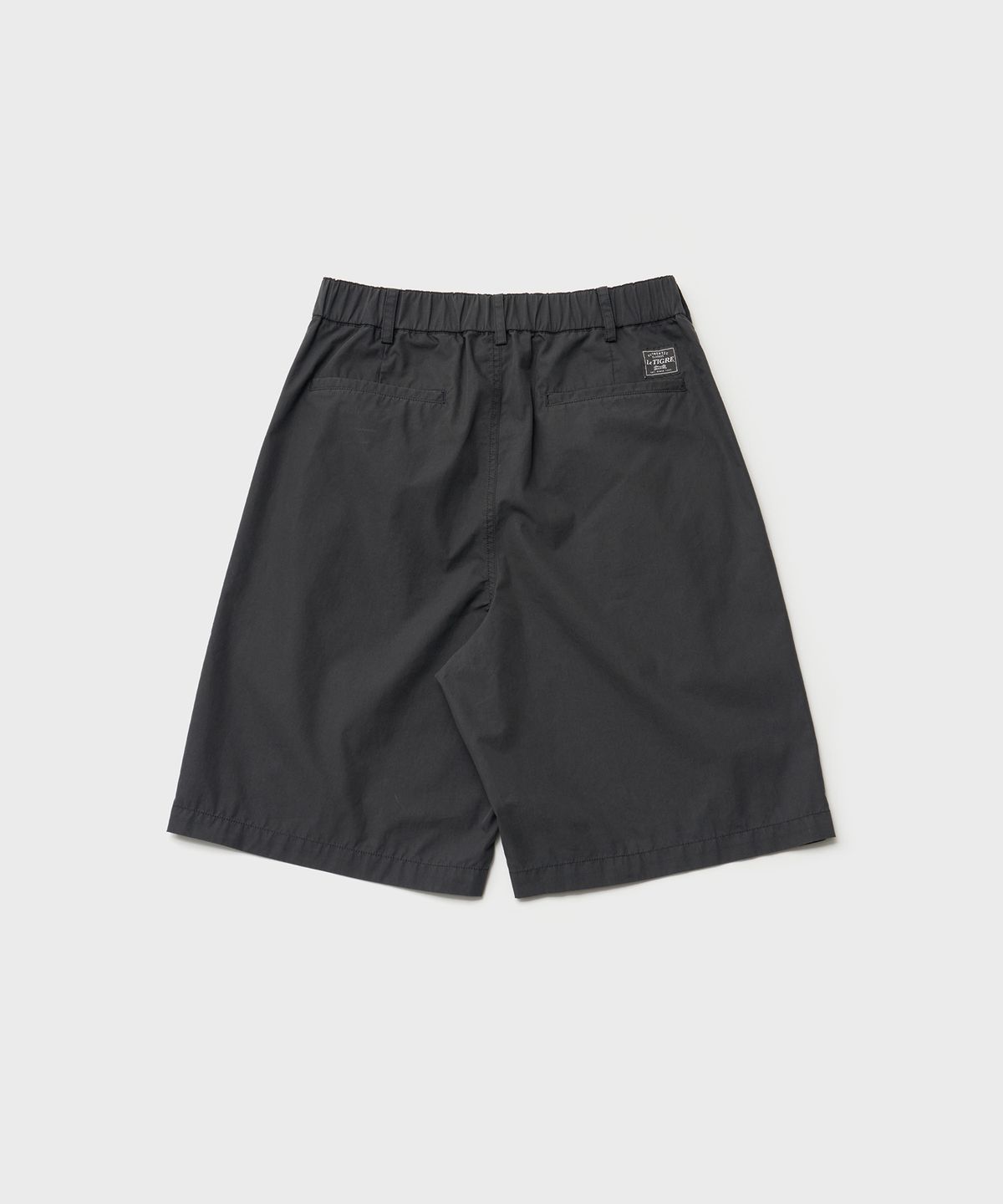 르티그레(LE TIGRE) Two Tuck Banded Shorts (Almost Black)
