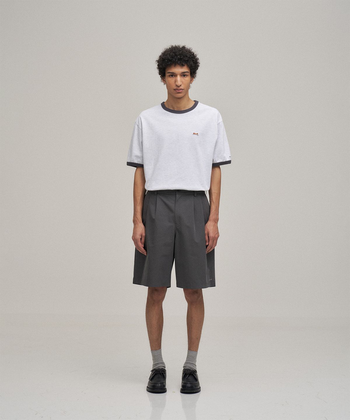 르티그레(LE TIGRE) Two Tuck Banded Shorts (Graphite)
