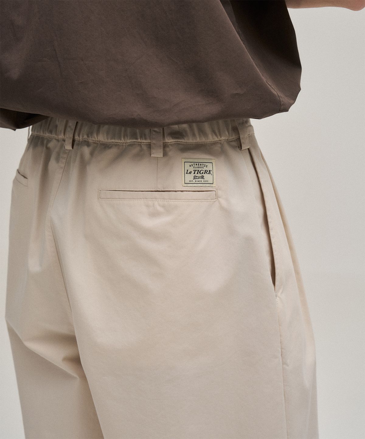 르티그레(LE TIGRE) Two Tuck Banded Shorts (Almond Milk)