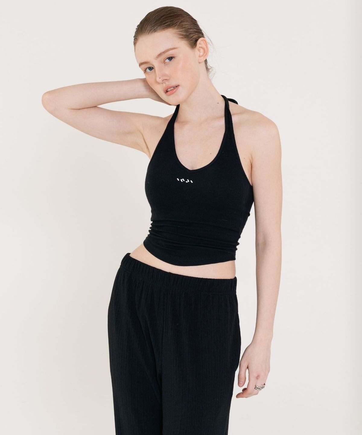 인지액티브(INJIACTIVE) Soft Halterneck sleeveless 블랙