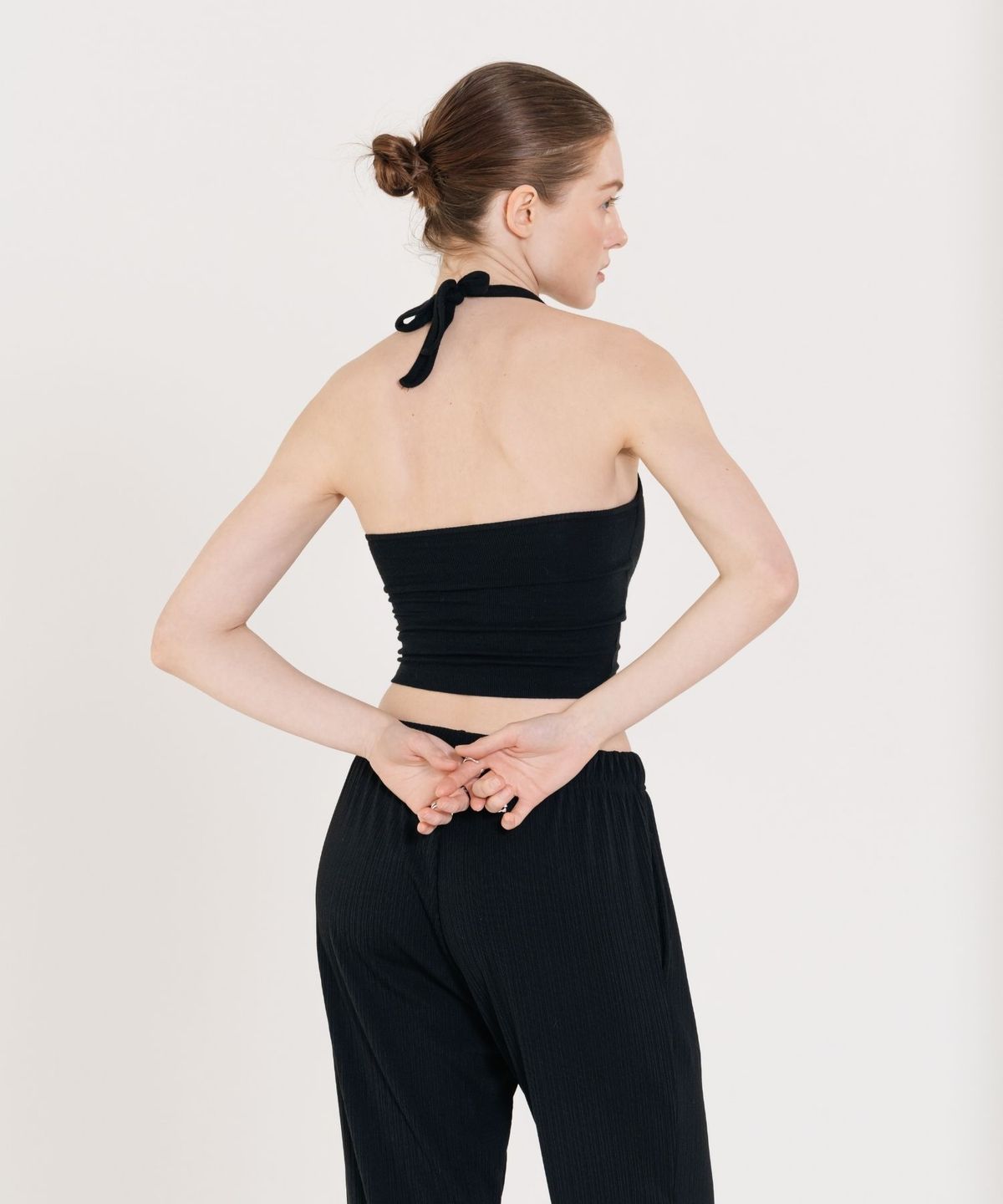 인지액티브(INJIACTIVE) Soft Halterneck sleeveless 블랙