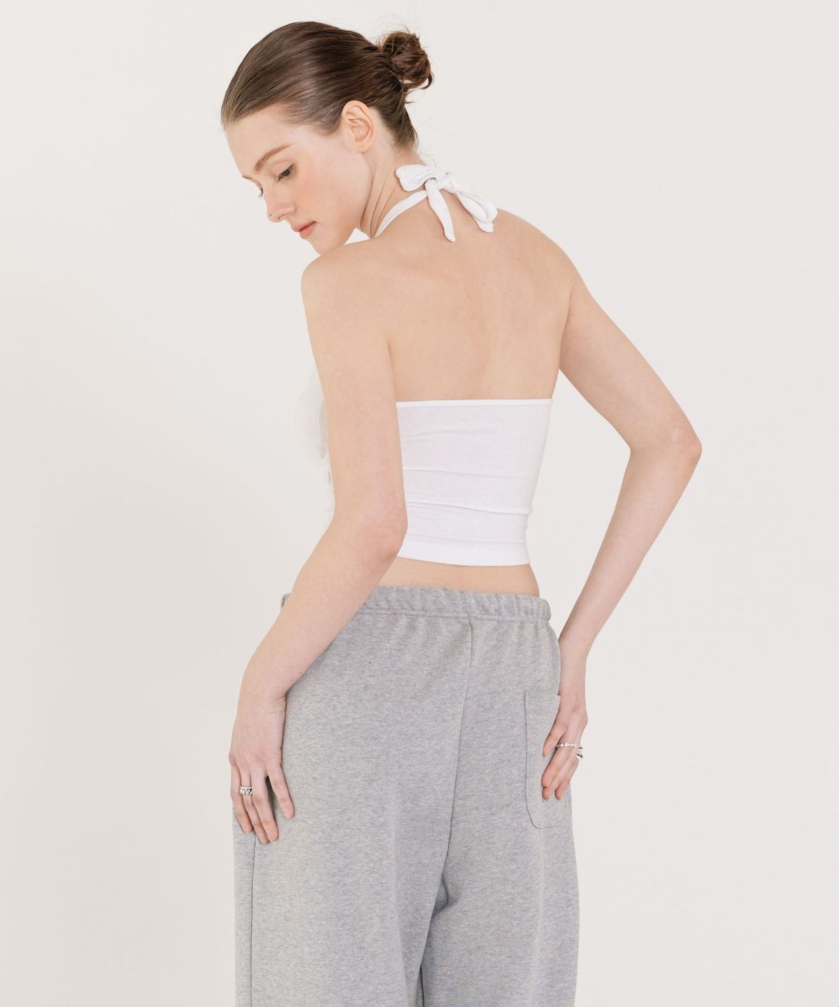 인지액티브(INJIACTIVE) Soft Halterneck sleeveless 화이트
