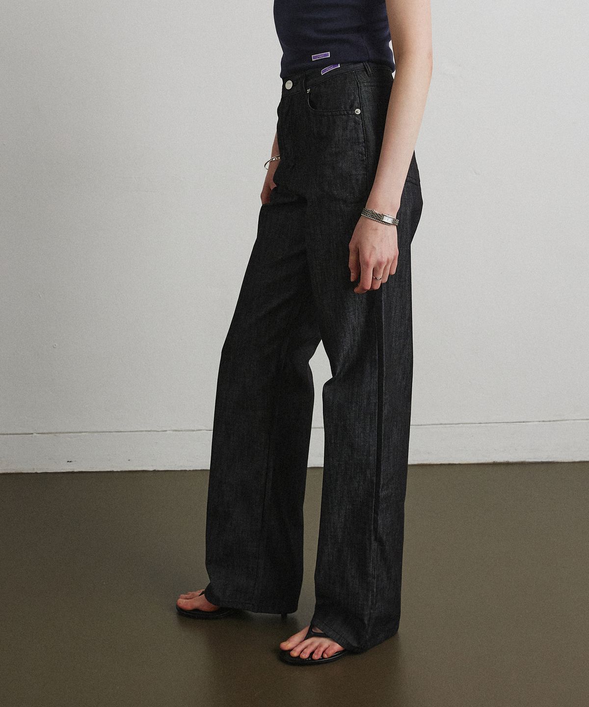 아흐레(AHRE) BREEZE STRAIGHT DENIM PANTS_BLACK