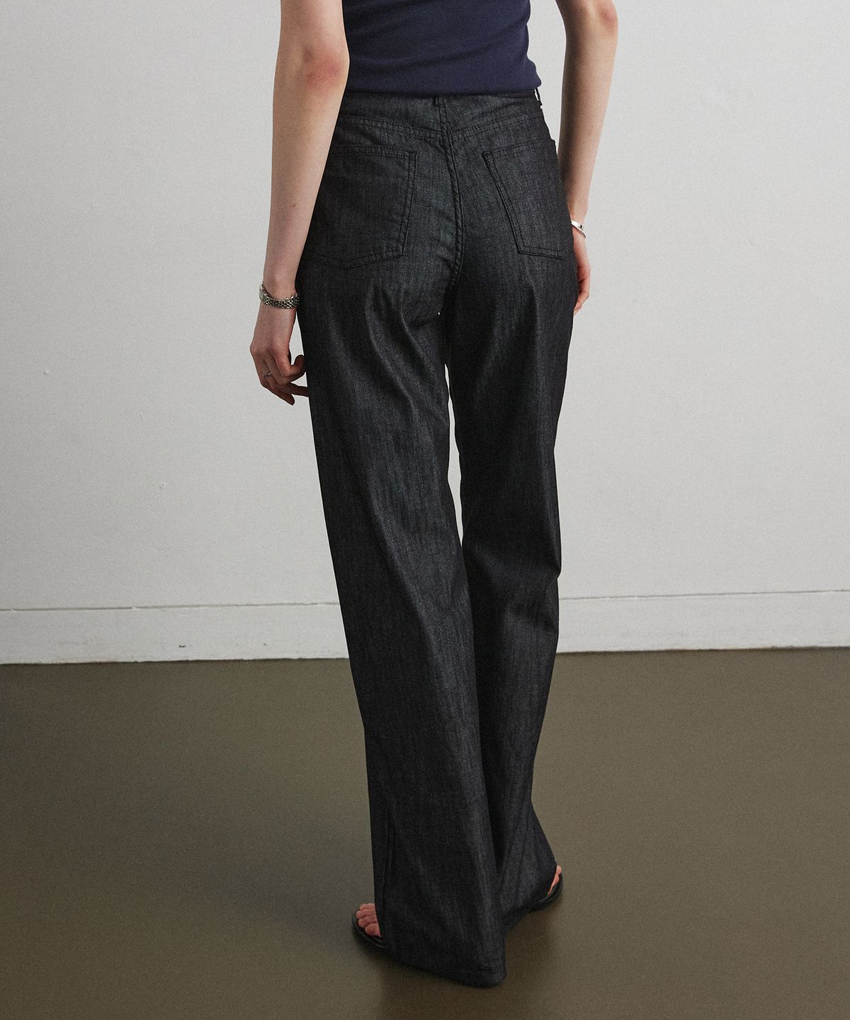 아흐레(AHRE) BREEZE STRAIGHT DENIM PANTS_BLACK