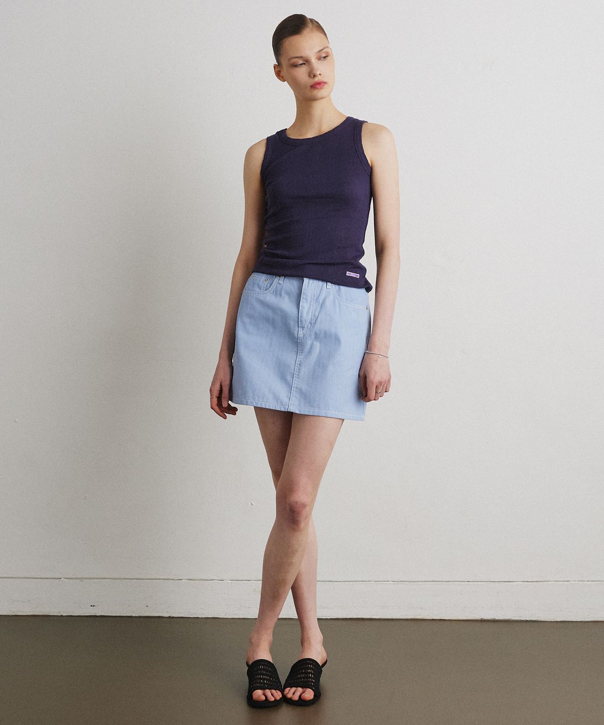아흐레(AHRE) RIBBED DENIM MINI SKIRT_Light blue