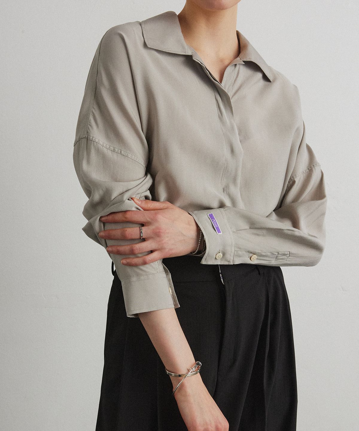 아흐레(AHRE) HIDDEN PLACKET SHIRT_BEIGE