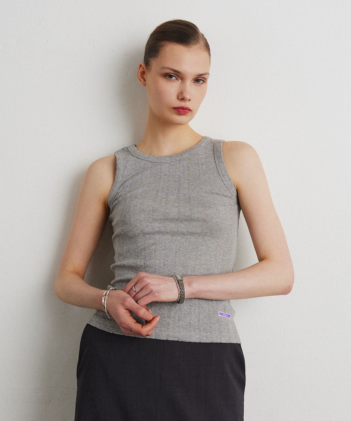 아흐레(AHRE) EYELET COTTON SLEEVELESS_MELANGE