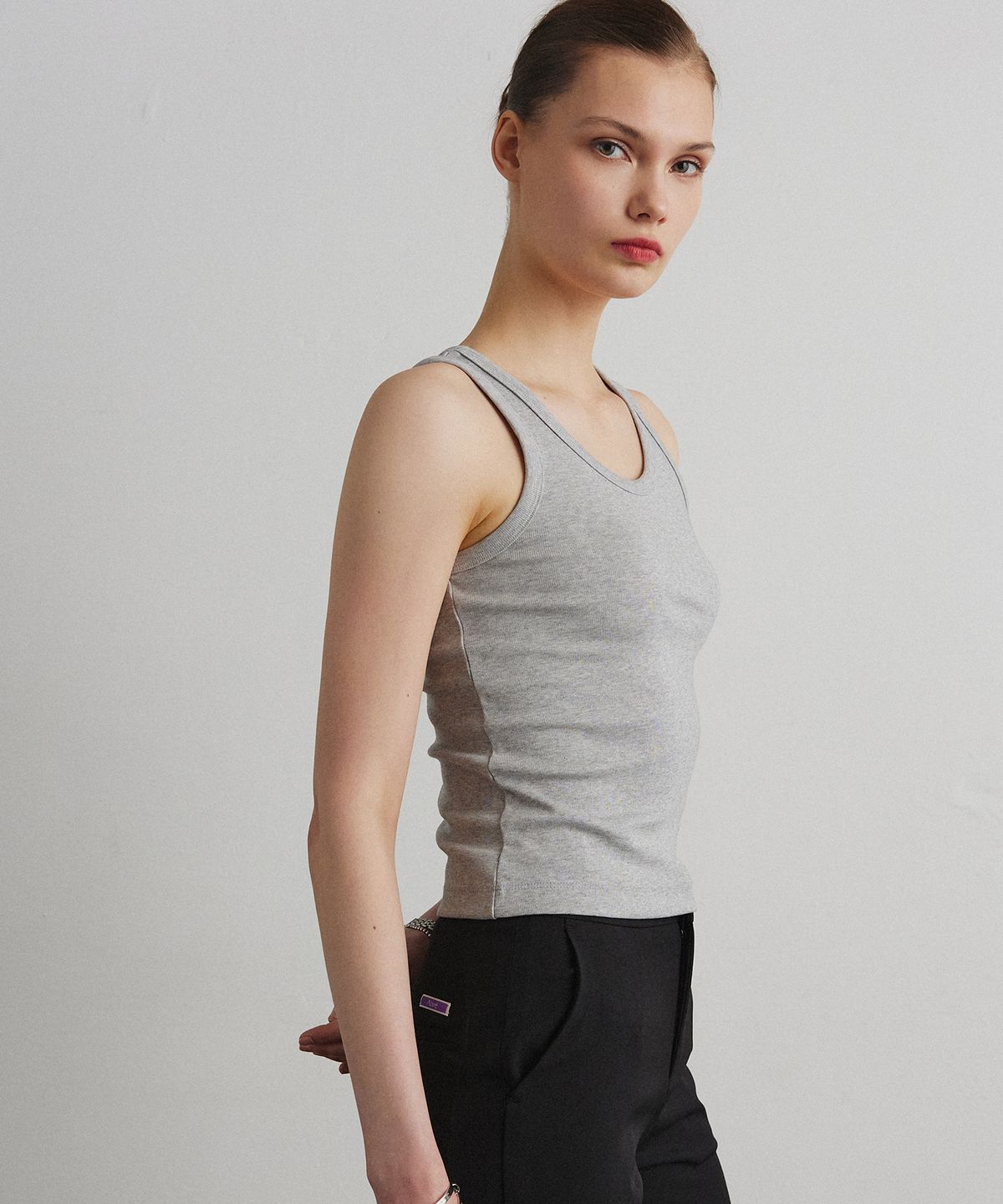 아흐레(AHRE) SCOOP NECK SLEEVELESS_MELANGE
