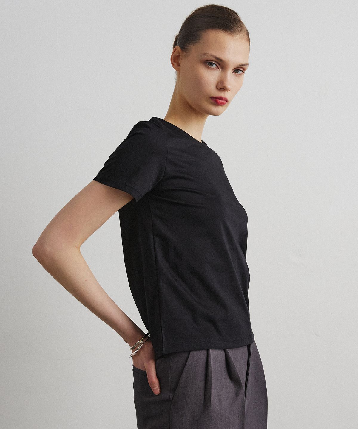 아흐레(AHRE) SILKED COTTON T-SHIRT_BLACK